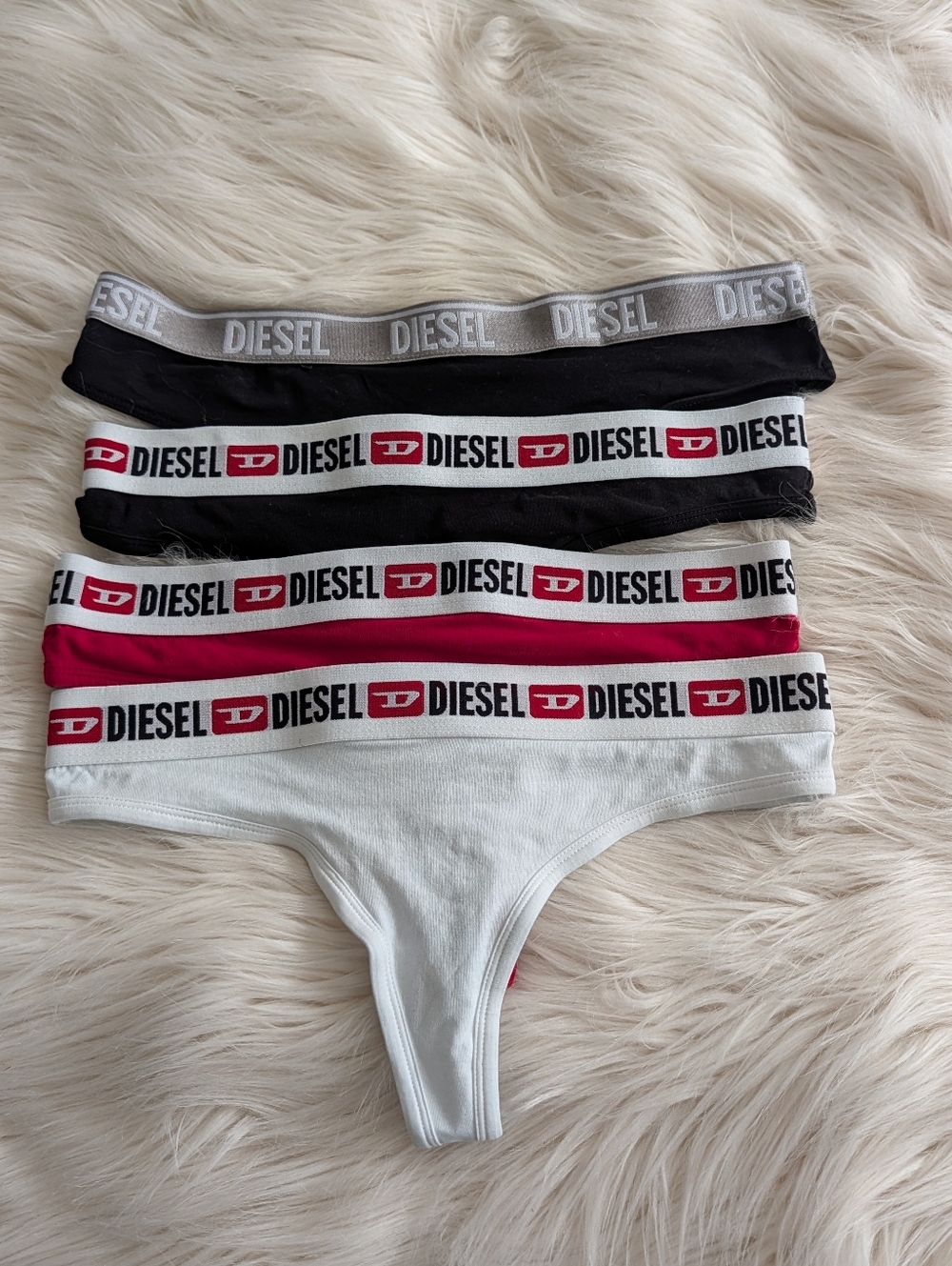 DIESEL NWOT Thong Undies Size smalo